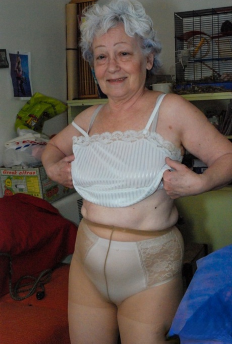 brunetka milf nahá erotika fotografie