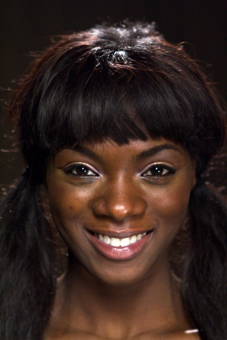 ebony face free naked photos