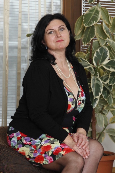 mature housewives free sex img