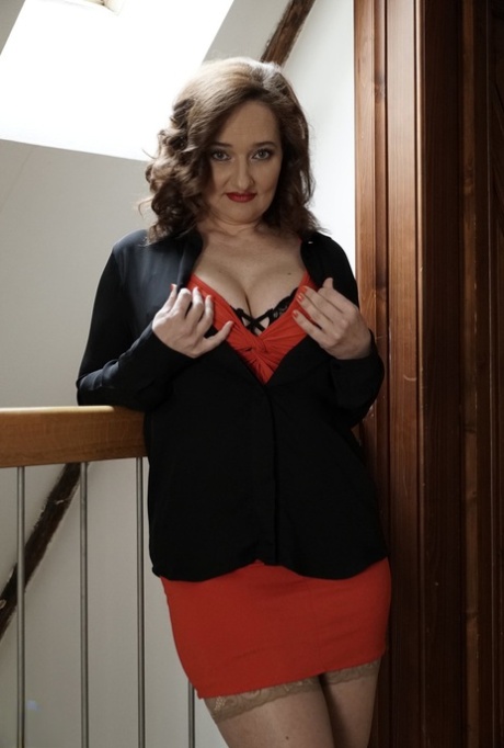 chubby milf art porn images