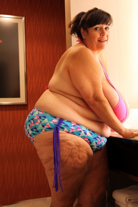 bbw huge tits porn photo