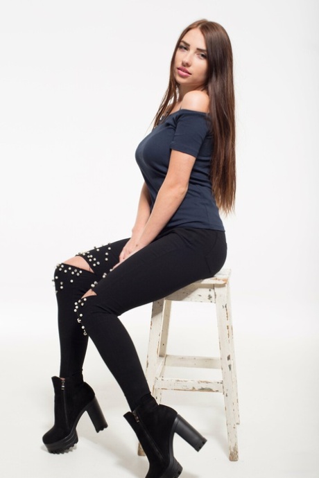 Niemira hd actress pics