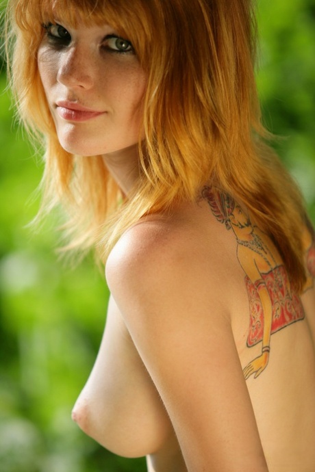 redhead outdoor hot nude picture