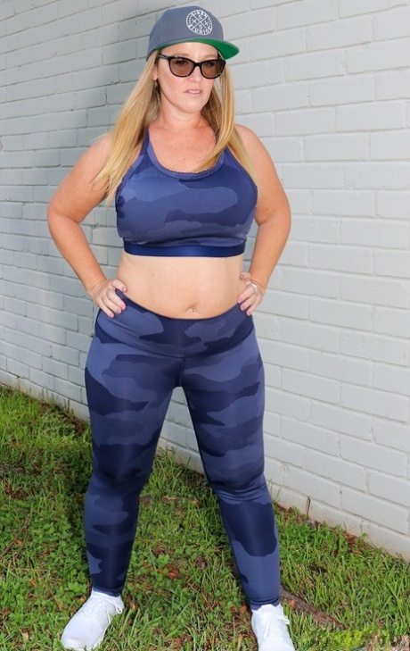 chubby yoga pants free nude galleries