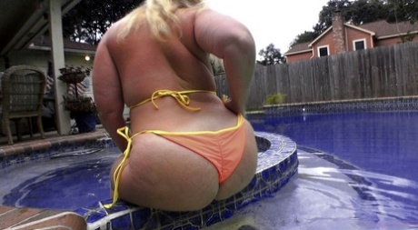 chubby bikini perfect pic