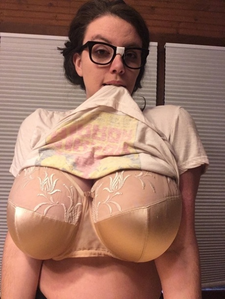 ebenové přírodní prsa sex vysoké kvality obr