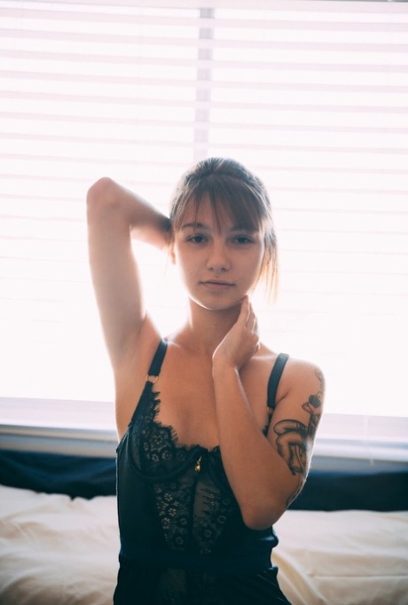 potetovaná zrzka krásné porno obrázek