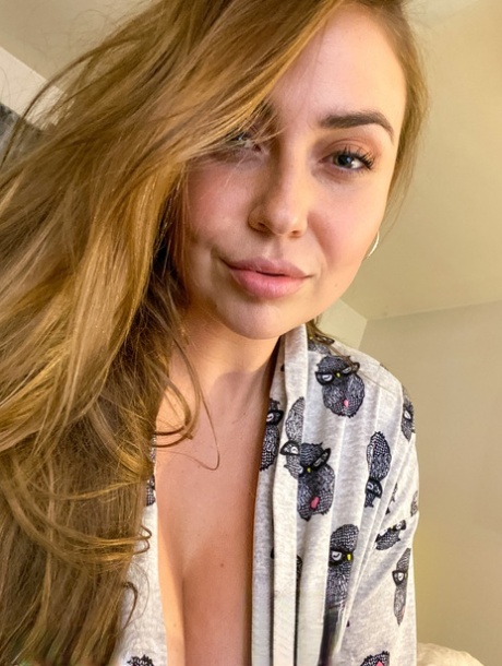 Ava Nicks sexy model archive
