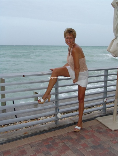 granny beach free nude pictures