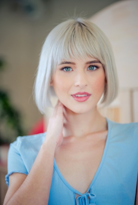 Jessie Saint xxx pornstar image