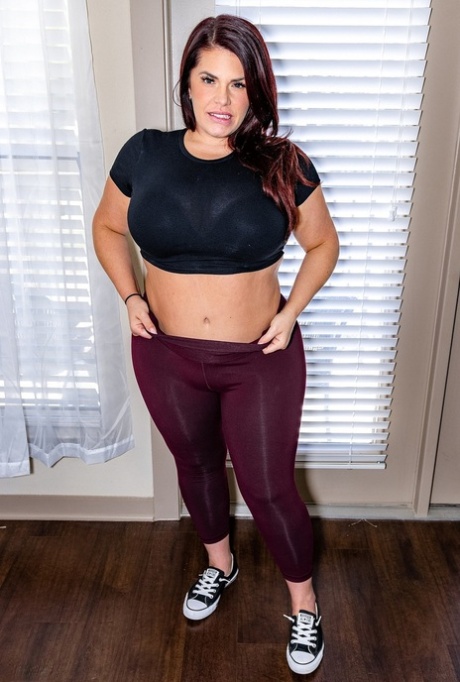 curvy milf nudes archive