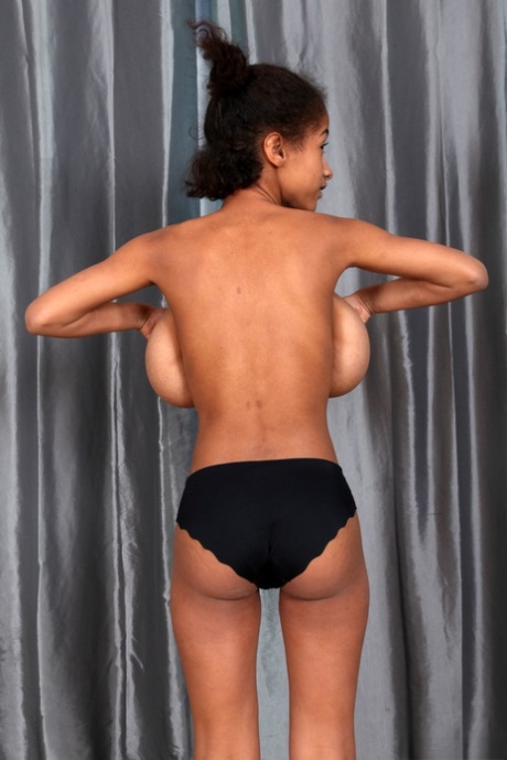 african teen naked pic