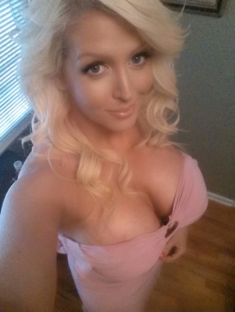 selfie de una milf parte superior sexy foto