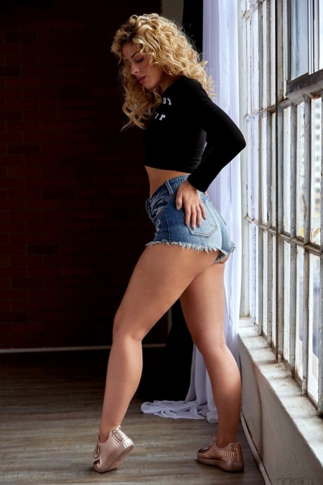 loira sozinha livre galerias