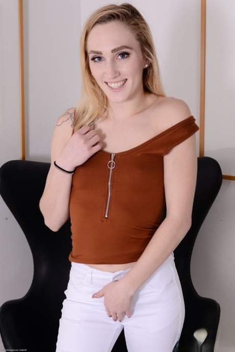 Victoria Gracen xxx actress photo