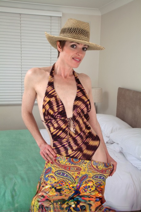 milf aux cheveux courts nus pornographiques photos