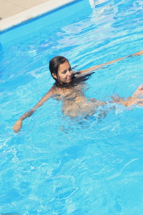 piscine parfait érotique photo