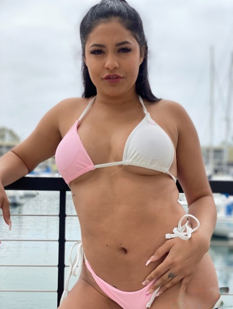 bikini latin nus chauds galerie