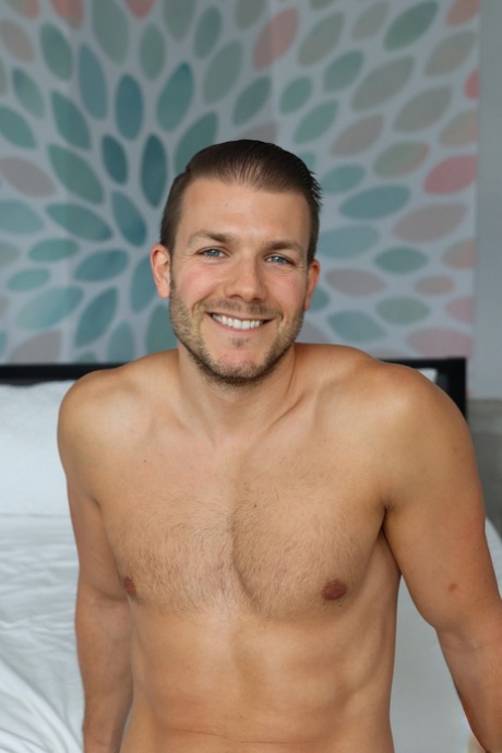 surprise threesome free photos