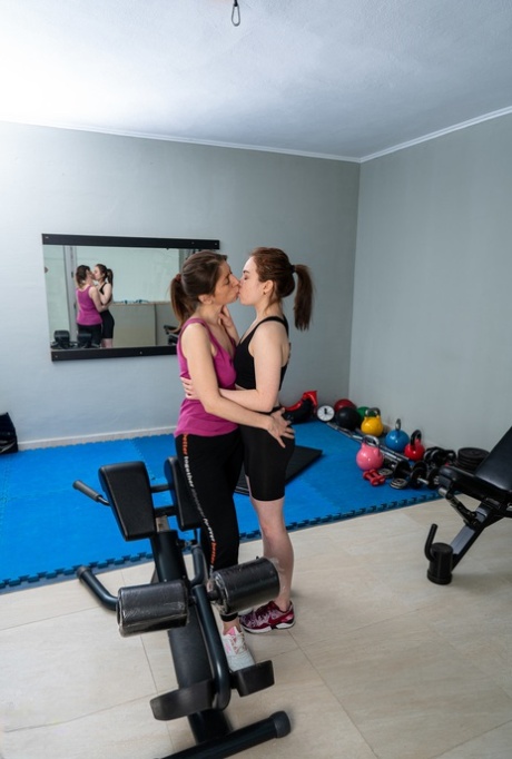 lesbiske yogabukser xxx art galleri
