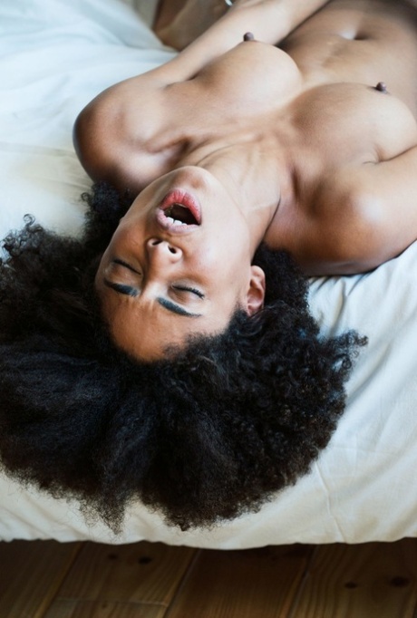 orgasme ansikt naken pornografisk bilde