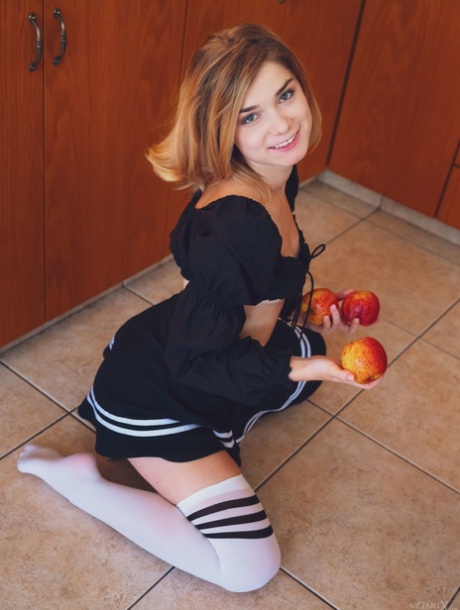 Alice Nekrasova free model pictures