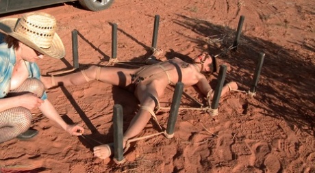 bdsm im Freien nackt beste foto