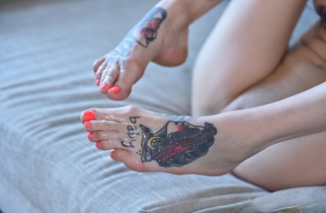 cum on toes adult images