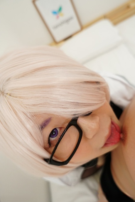 kort hår asiatisk perfekt sexy bilder