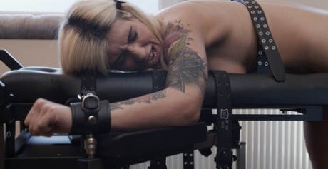 rubia bdsm hermosa xxx fotos