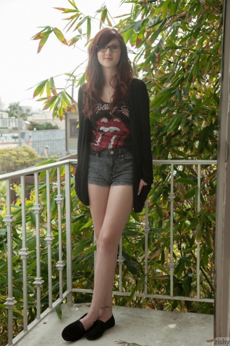 Ellena Woods naked actress picture