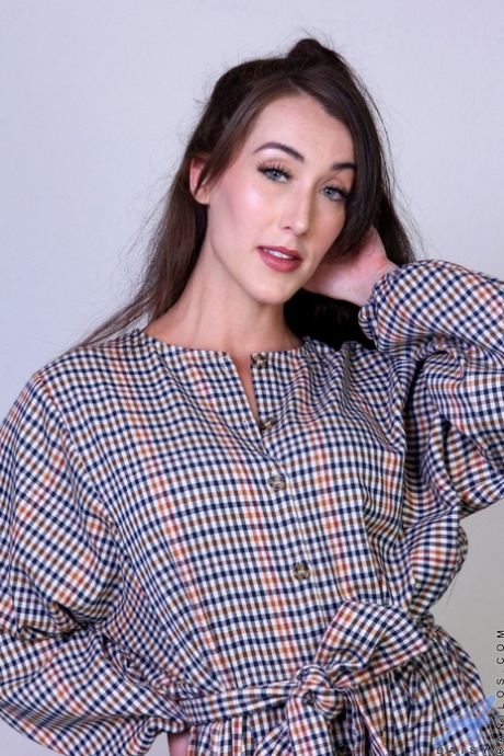 Vivian Foxx star sex image