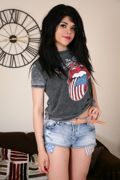 exotic teen free naked gallery
