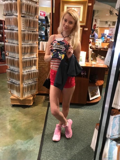 Riley Star pornstar naked images