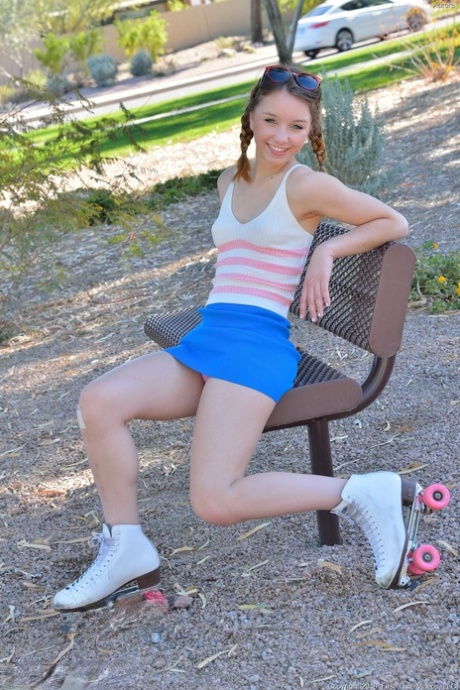 teen mini skirt free naked img