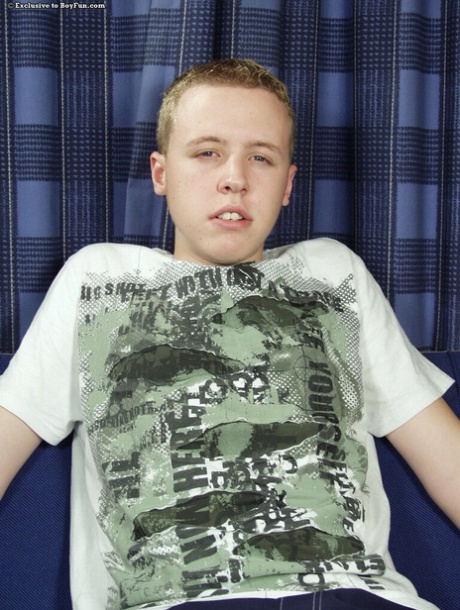 gay mignon nu parfait images