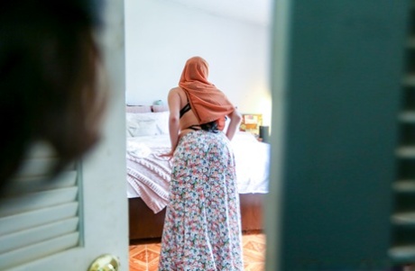hijab free sexy photos