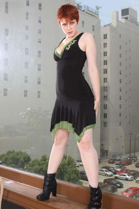 beautiful redhead hot naked images