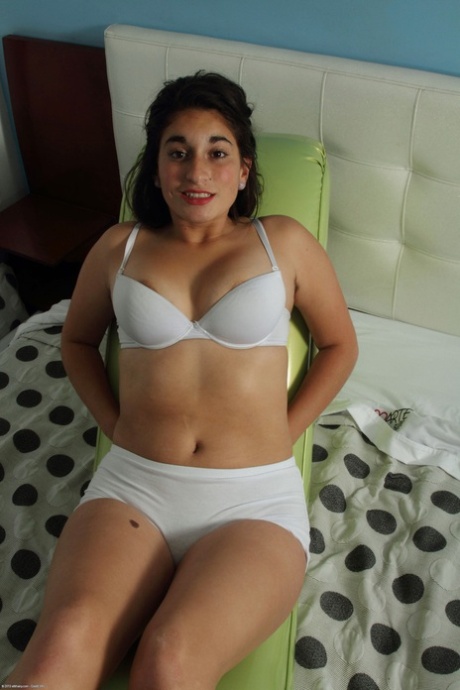 hairy babe free naked pictures