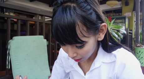 kleiner Ladyboy beste porno archiv