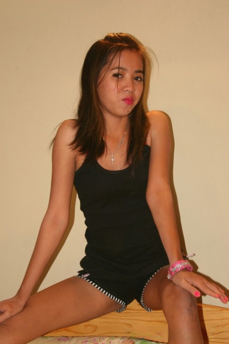pinay nudes archive