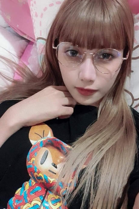 tiny ladyboy beautiful img
