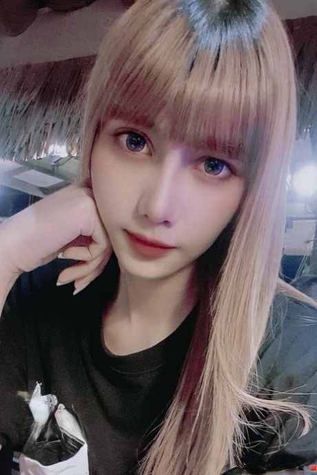 mała ladyboy najlepszy seks zdjęcia
