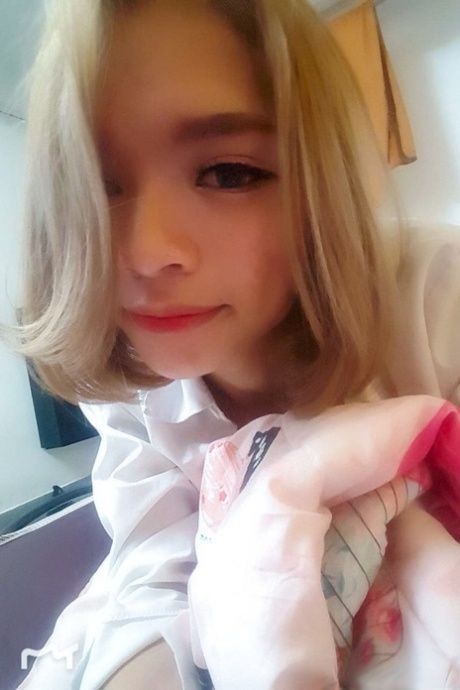 微型人妖 獨家的 圖片