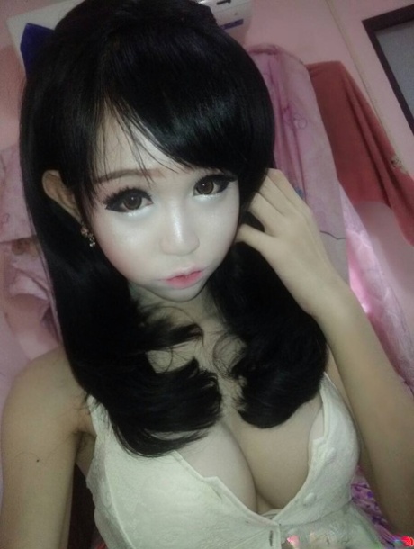tonåring ladyboy porr foto