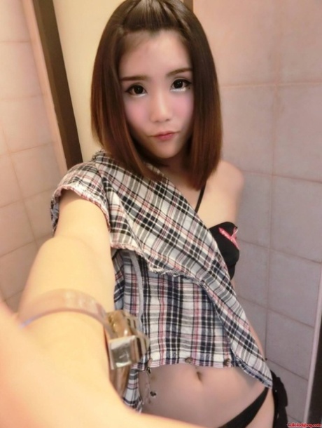 tiny ladyboy nice pictures