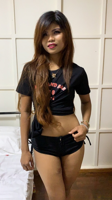 tight shorts top pictures