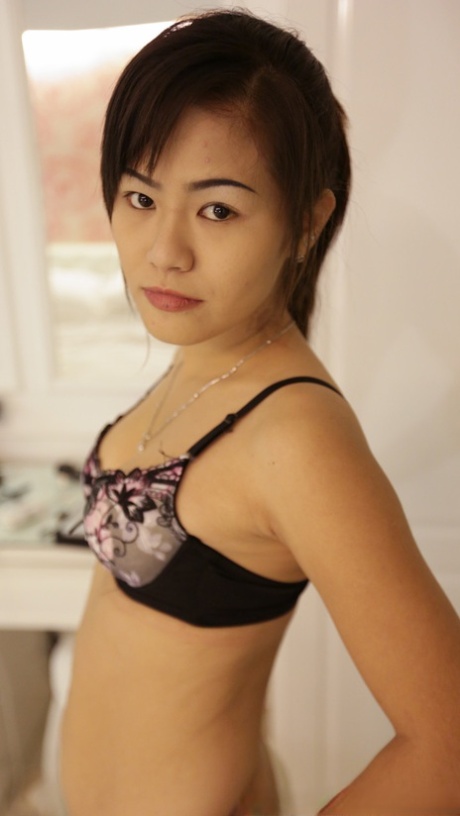 short hair asian free naked pictures