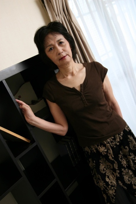 asiatique mature beaux nus archive