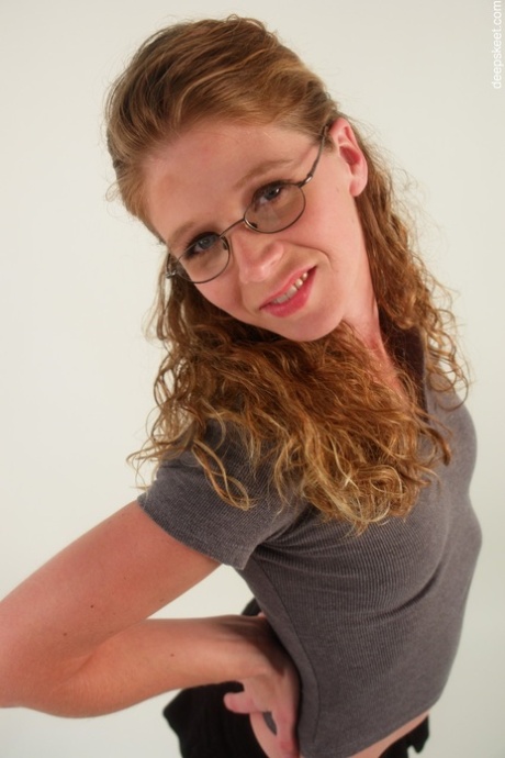 redhead glasses hd photo